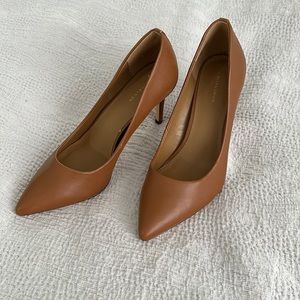 New 14th & Union brown leather pumps